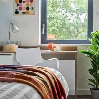 2 Bed Apartment - Image 1