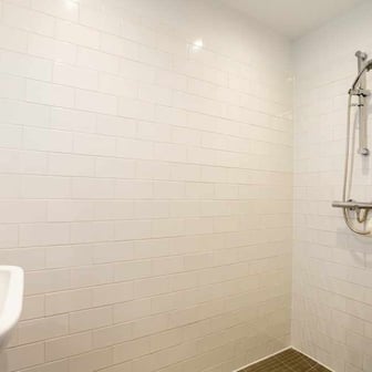 Deluxe Studio - Image 10