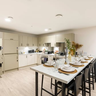 Classic Ensuite (Floors 1-12) - Image 5