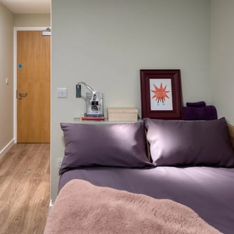 Classic En Suite - Image 1