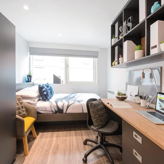 Classic En Suite - Image 1