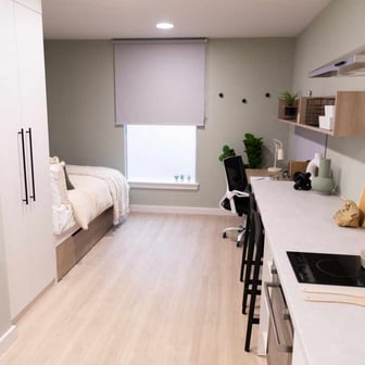 Deluxe Studio - Image 1