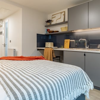 Studio Premium - Image 6