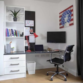 Gold Compact Courtyard Studio, Floors G-4 - Image 4