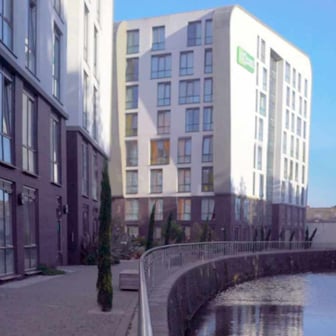 Gold Compact River Studio, Floors 1-6 - Image 1