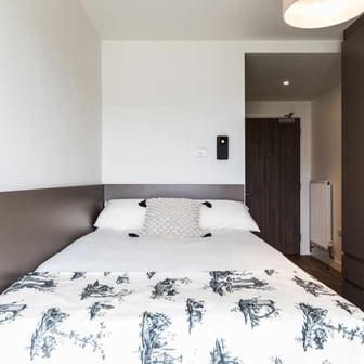 Platinum Ensuite - Image 1