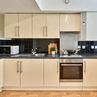 Ensuite Gold - Image 6