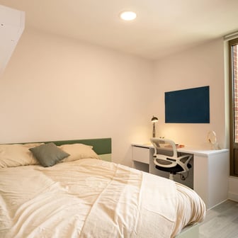 Deluxe Studio - Image 1