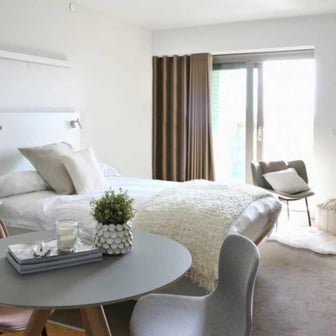 Studio Premium - Image 1