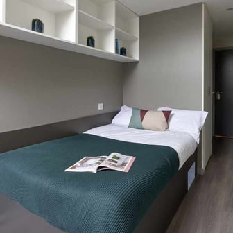 Ensuite Penthouse - Image 1