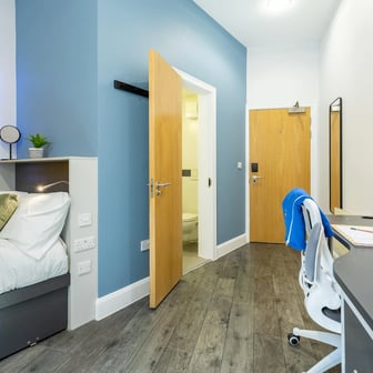 Standard En Suite - Image 1