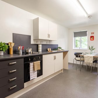 Classic En Suite - Image 4