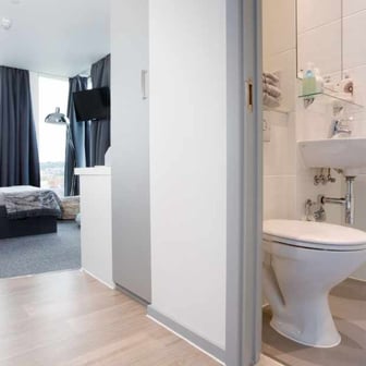 Studio Deluxe - Image 5