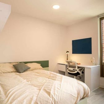 Deluxe Studio - Image 1