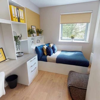 6 Bed Premium En-suite Accessible - Image 1