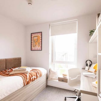 6 Bed En-suite - Image 1