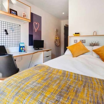 Ensuite Silver - Image 1