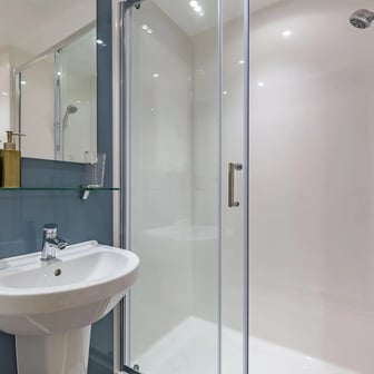 5 Bed Standard En-suite - Image 9