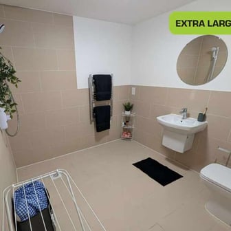 Large Deluxe Studio - Image 9