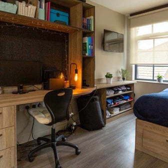 Large Sea View Penthouse - Image 1