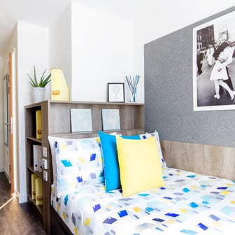 1 Bed Flat - Image 1