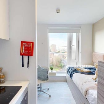 Luxury Studio - Image 1