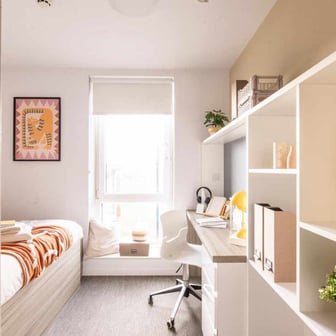 7 Bed En-suite - Image 1