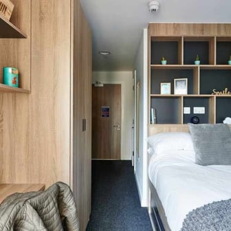 Ensuite Deluxe - Image 1