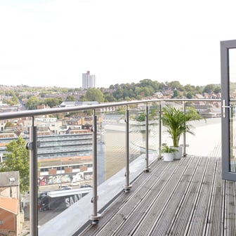 Studio Platinum Deluxe (balcony) - Image 5