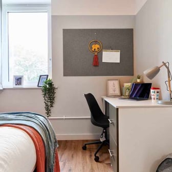 Ensuite Gold - Image 1