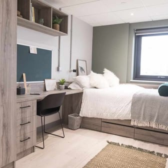 Premium En-suite (water Facing) - Image 1