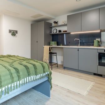 Studio Premium - Image 7