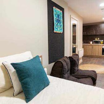 Corner Standard Studio - Image 1