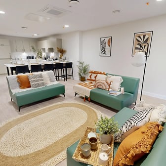 Deluxe Ensuite (Floors 30-32) - Image 7