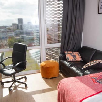 Large Deluxe Studio - Image 4