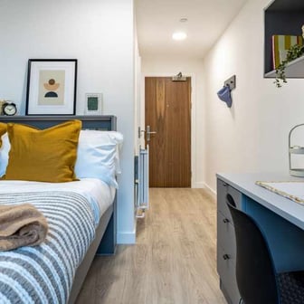 Ensuite Classic 8 Bed Upper Floor - Image 6