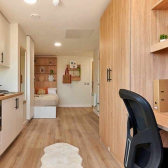 Studio Platinum Balcony - Image 5