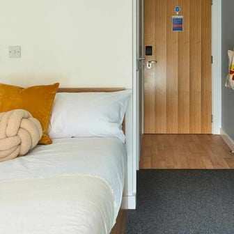 Ensuite Accessible Gold - Image 4