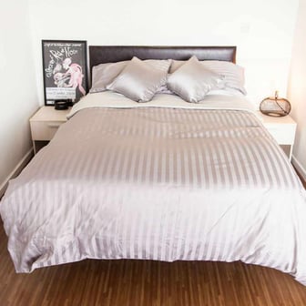 Large Studio With Roof Terrace - Image 1