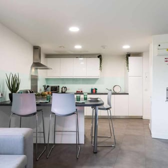 Gold Ensuite - Image 5