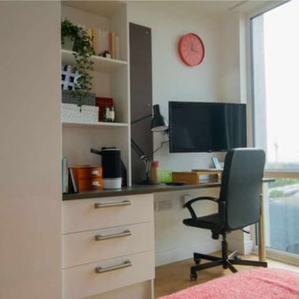 Deluxe Studio (Blocks E-G) - Image 3