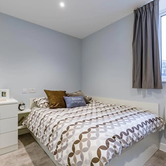 5 Bed Club Studio - Image 1