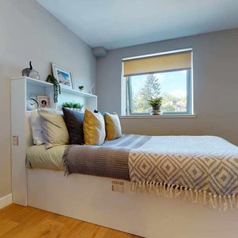 One Bed Apartment - Image 1