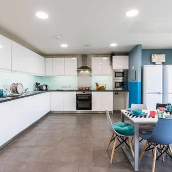 Silver Ensuite - Image 7