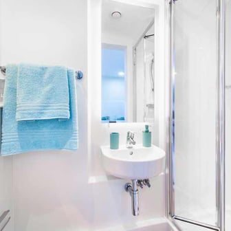 Studio Premium - Image 4