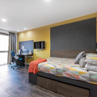 Deluxe Studio - Image 2