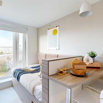 Deluxe Studio - Image 1