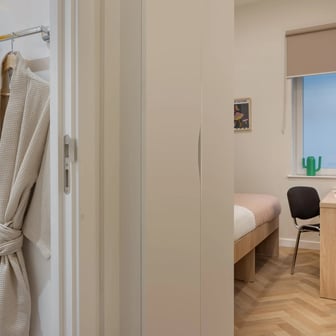 Classic Ensuite  - Image 4