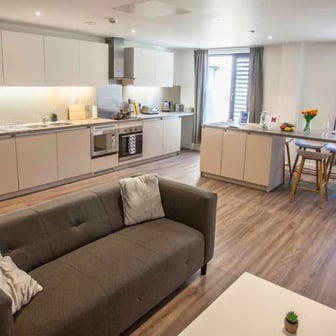 Ensuite Gold - Image 8