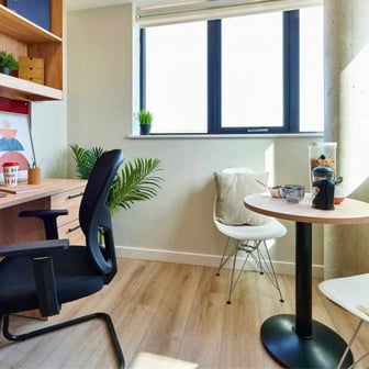 Studio Platinum Balcony - Image 2